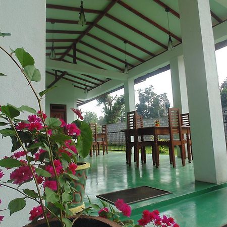 White Eagle Hotel สิกิริยา ภายนอก รูปภาพ