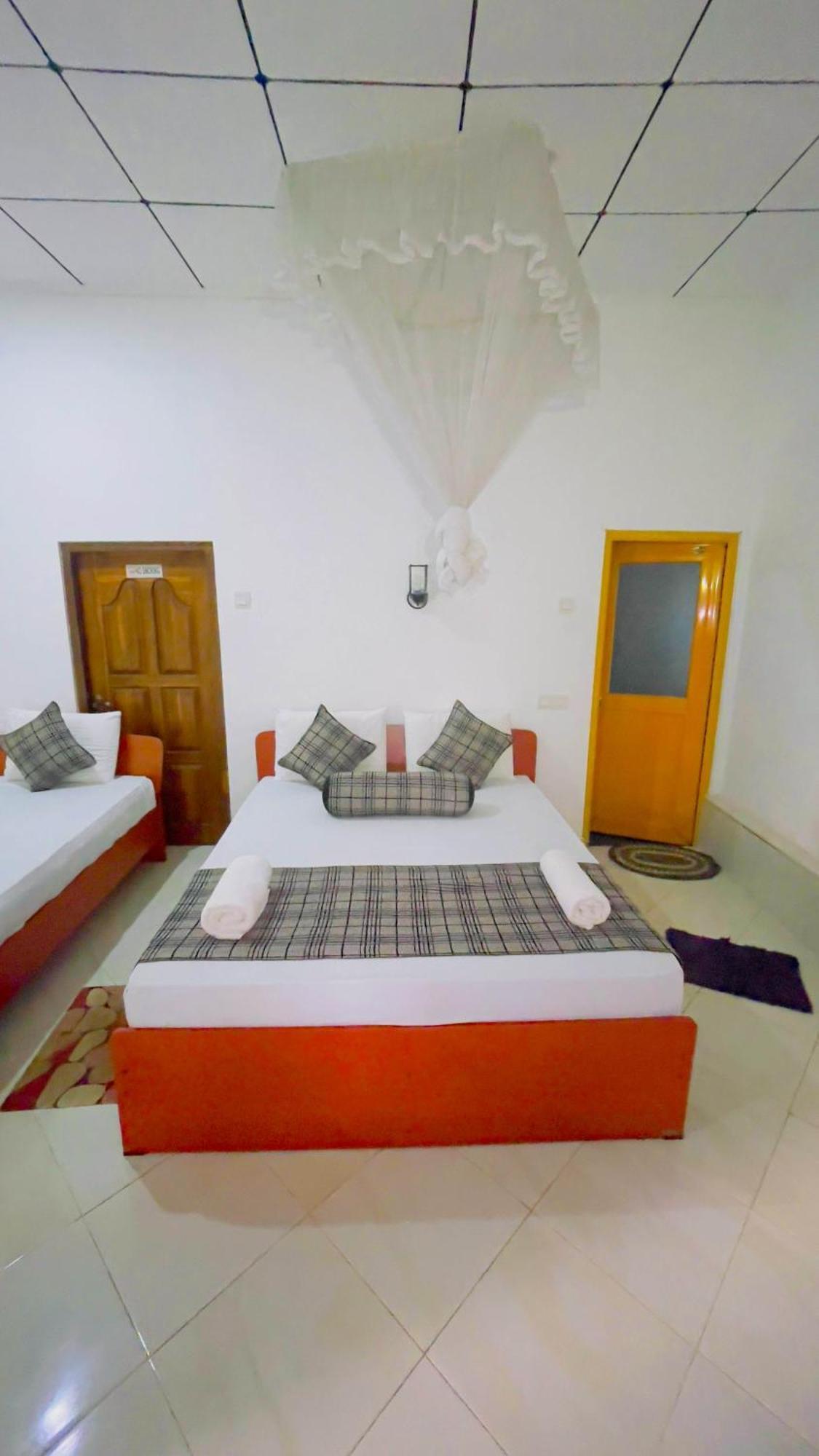 White Eagle Hotel สิกิริยา ภายนอก รูปภาพ