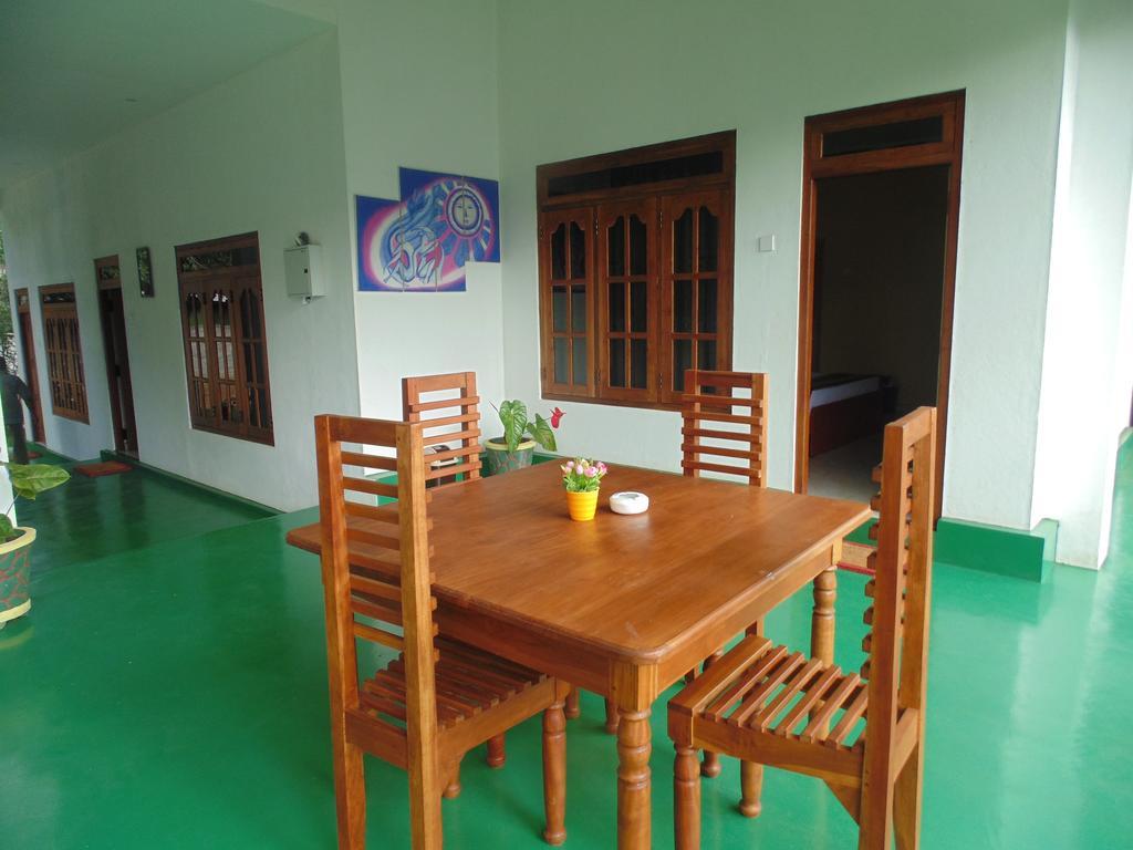 White Eagle Hotel สิกิริยา ภายนอก รูปภาพ