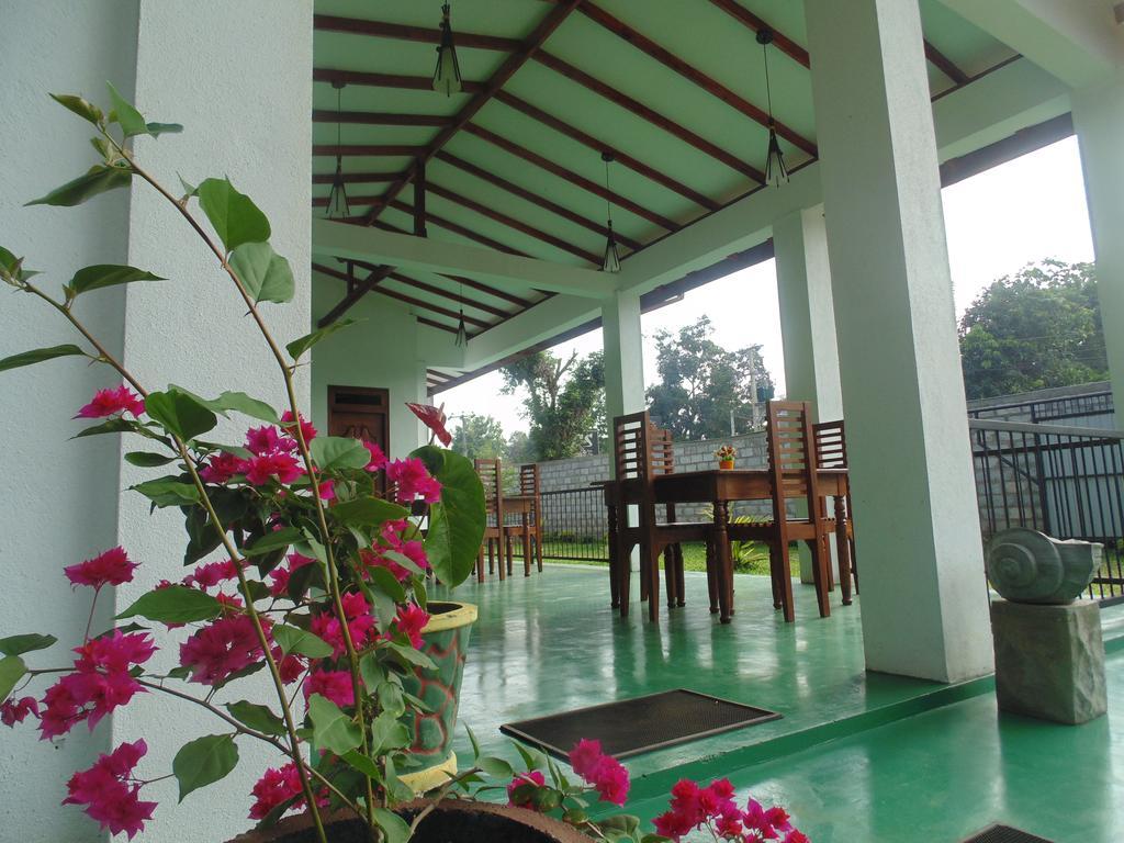 White Eagle Hotel สิกิริยา ภายนอก รูปภาพ