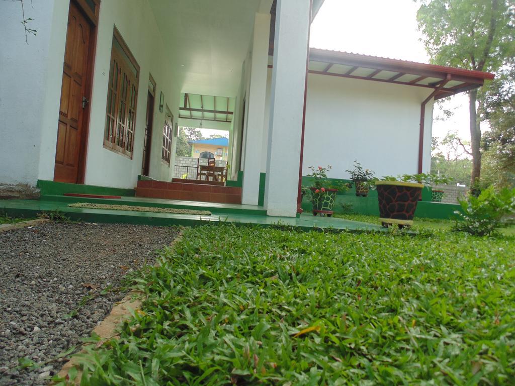 White Eagle Hotel สิกิริยา ภายนอก รูปภาพ