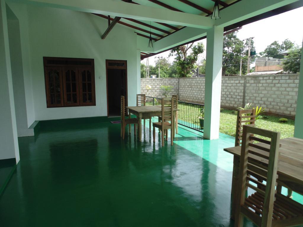 White Eagle Hotel สิกิริยา ภายนอก รูปภาพ